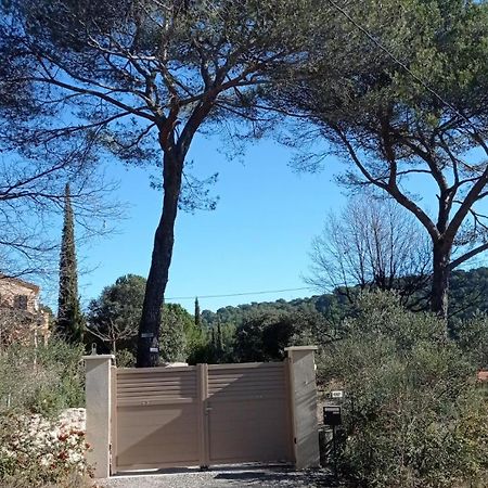 Les Cigales Bed & Breakfast Villelaure Exterior photo