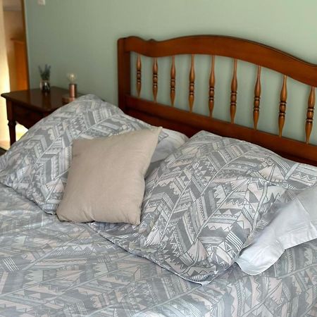 Les Cigales Bed & Breakfast Villelaure Exterior photo